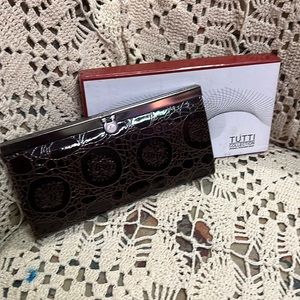 TUTTI BROWN ALLIGATOR EMBOSSED ACCORDION POCKET WALLET NEW IN BOX